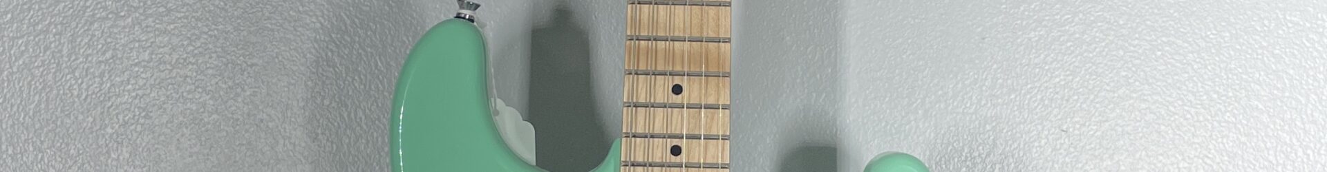 Amati Strat 100stlg,  brand new. Plays great w/bag.