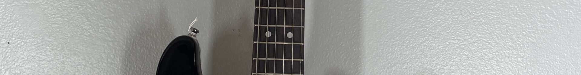 Squier Mini Strat, plays great, sunburst!