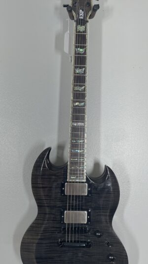 ESP LTD Viper Deluxe, almost new, EMGs, Pro Setup.