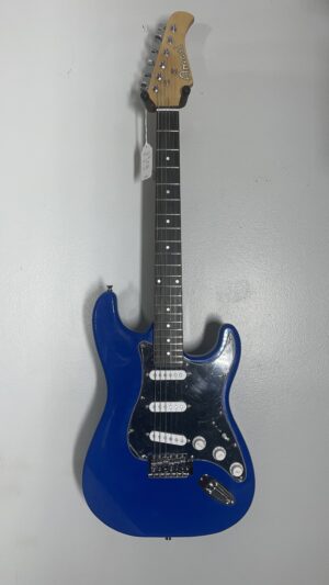 Brand new Amati strat, great starter, pro set up, w/bag.