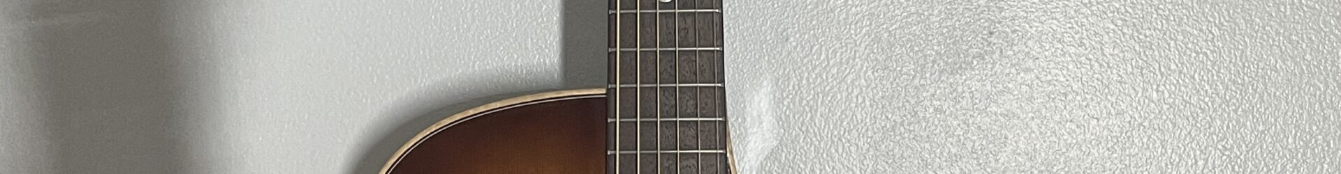 Alvarez AG99CE-Armrest Shadowburst. Almost new, must see and play. w/pu