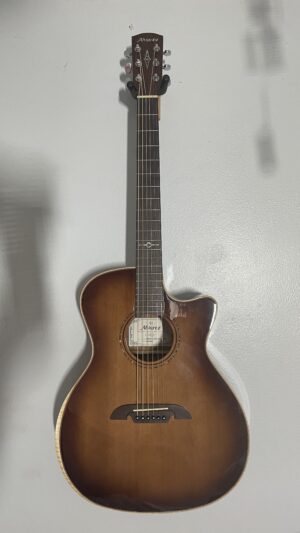 Alvarez AG99CE-Armrest Shadowburst. Almost new, must see and play. w/pu