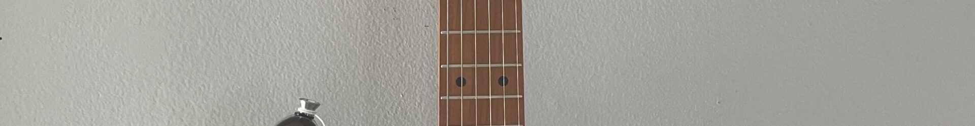 Amati Strat, 200PC10, cool finish, pro setup and gig bag, warranty.