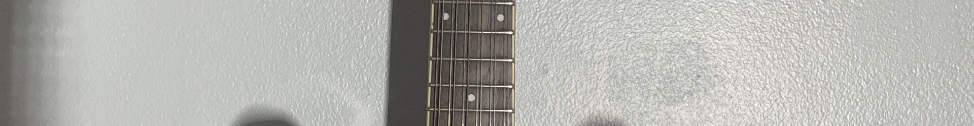 Guild SF1-12 12 string, almost new.